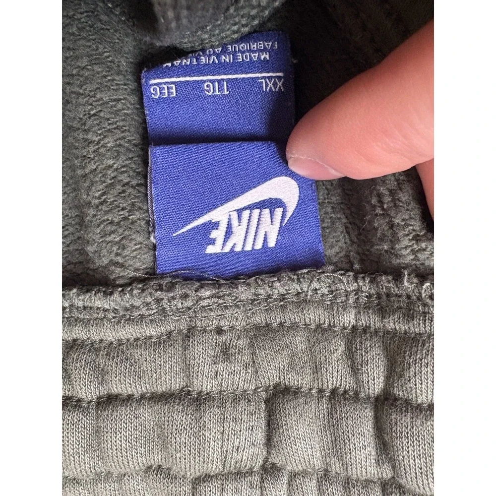 Nike solo swoosh